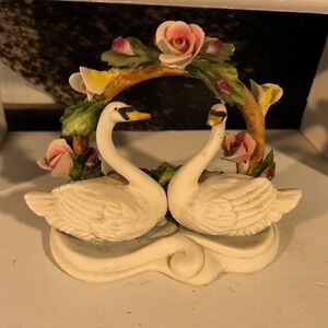 Capodimonte Italy Swans Roses Floral Porcelain Figurine Decor Vintage